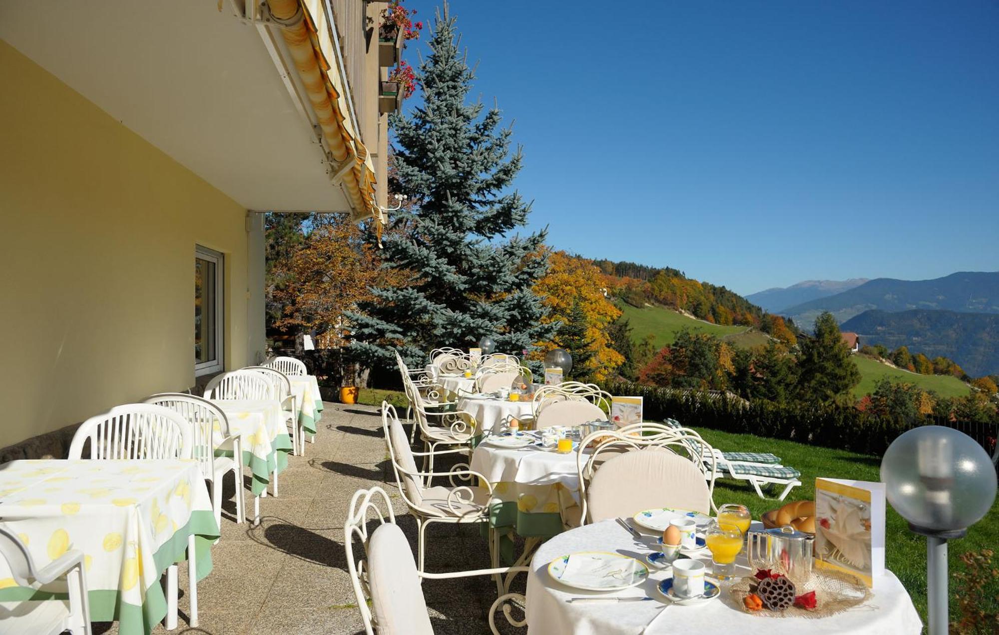 Hotel Dolomitenblick Collalbo Exterior photo